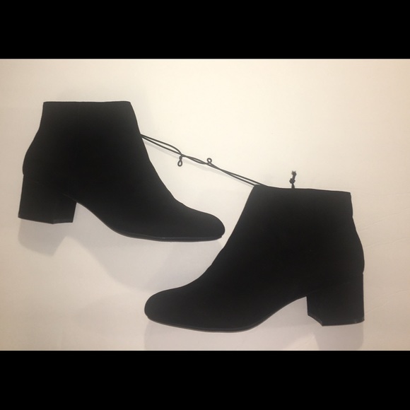 Black Ankle Boots Faux Suede NWT Sz 9 - Picture 5 of 7